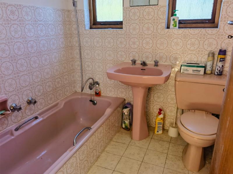 To Let 4 Bedroom Property for Rent in Upper Robberg Western Cape